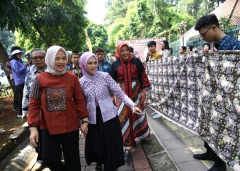Bentangkan 4,1 KM Kain Batik, Kota Bogor Pecahkan Rekor ORI