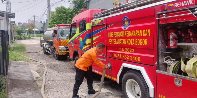 45 Keluarga di Cilendek Kota Bogor Terdampak Kekeringan, 8.000 Liter Air Bersih Didistribusikan