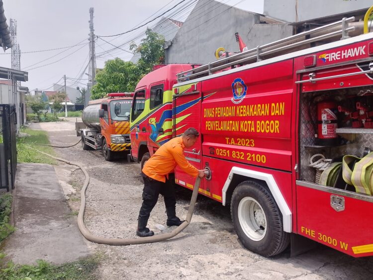 45 Keluarga di Cilendek Kota Bogor Terdampak Kekeringan, 8.000 Liter Air Bersih Didistribusikan