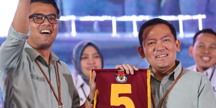 Warga Bogor Bilang, Dokter Rayendra – Eka Maulana Pasangan Paling Ganteng