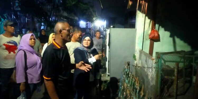 Desy Yanthi Utami Kunjungi Korban Kebakaran dan Takziah di Kebon Kopi