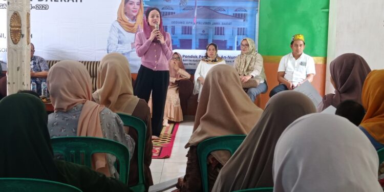 Temui Warga Kota Bogor, Fetty Anggraenidini Anggota Komisi V DPRD Provinsi Jabar Sosialisasikan Perda Tentang Pesantren