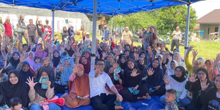 Warga Kedung Halang Dukung Program Rayendra-Eka Maulana Berobat Hanya Pakai KTP