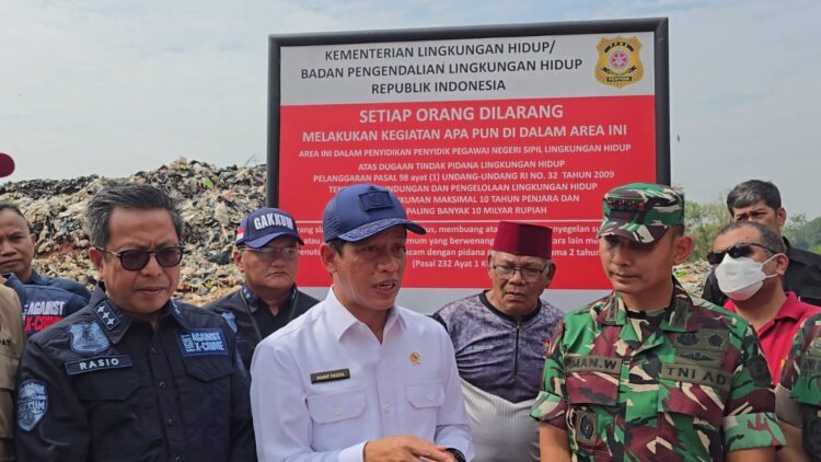 Tindak Tegas, Menteri Lingkungan Hidup/Kepala Badan Pengendalian Lingkungan Hidup Hanif Faisol Nurofiq Segel Pabrik Pengolahan Besi di Cikarang