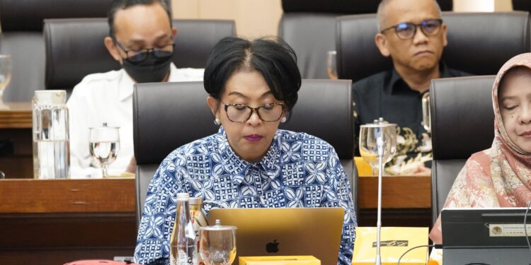 Langkah Tegas KLH: Indonesia Stop Impor Sampah Plastik Tahun Depan