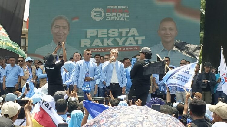 Ribuan Warga Tumpah Ruah Meriahkan Pesta Rakyat Pasangan Dedie-Jenal di Lapangan Kayu Manis Bogor