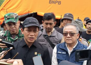 Menteri Lingkungan Hidup Salurkan Bantuan ke Korban Bencana di Sukabumi