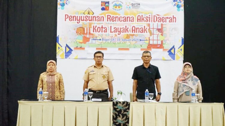 MENUJU KOTA LAYAK ANAK: Pj Sekda Kota Bogor, Hanafi membuka acara Penyusunan Rencana Aksi Daerah Kota Layak Anak Tahun 2025 di Padjadjaran Suite Resort & Convention Hotel, Selasa (14/1)