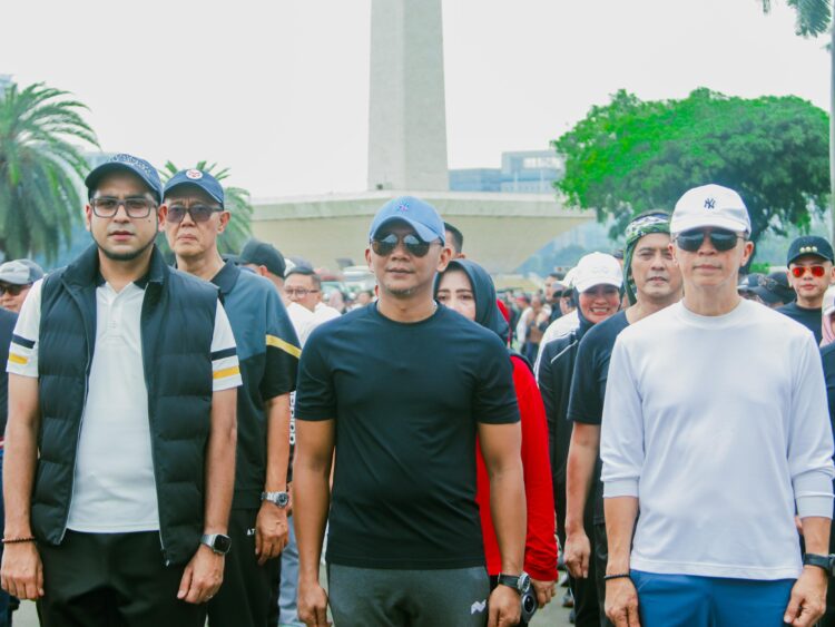 Dedie-Jenal Ikuti Latihan Baris Berbaris Jelang Pelantikan Kepala Daerah di Monas Jakarta