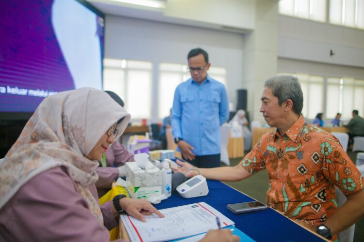 Didampingi Bima Arya, Dedie-Jenal Lakukan Pengecekan Kesehatan Jelang Pelantikan Kepala Daerah di Kemendagri