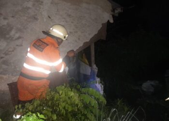 Satu Keluarga di Kayumanis Bogor Terpaksa Mengungsi Imbas Tembok Ambruk