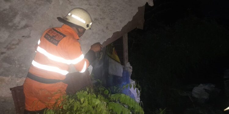 Satu Keluarga di Kayumanis Bogor Terpaksa Mengungsi Imbas Tembok Ambruk