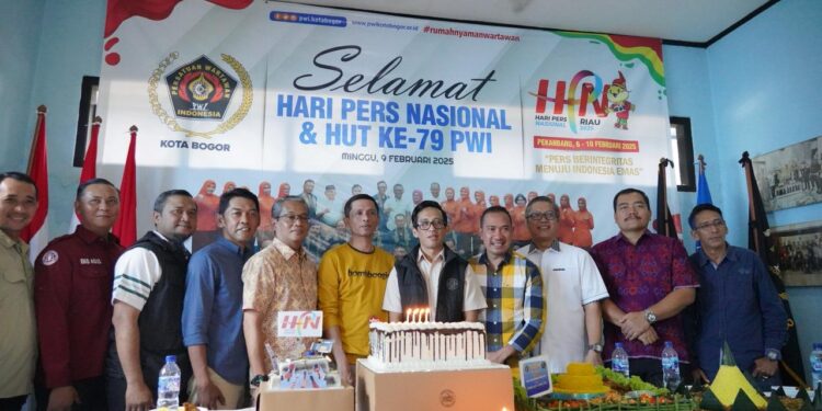 Kompak! Pimpinan dan Anggota DPRD Kota Bogor Rayakan HPN 2025 dan HUT ke-79 PWI