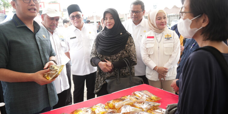 Kadin Kabupaten Bogor Gelar Bazar Pangan Murah, Ketua DPRD Sastra Winara: Semoga Bermanfaat bagi Rakyat