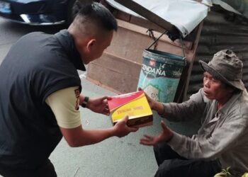 Bantu Sesama, BRI BO Jakarta Menara Brilian Bagi-Bagi Takjil Ramadan
