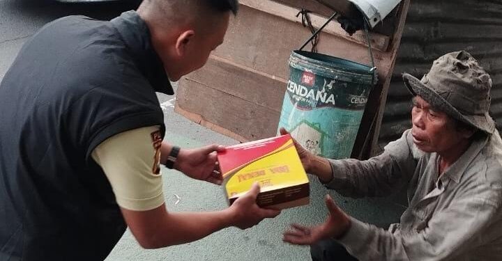 Bantu Sesama, BRI BO Jakarta Menara Brilian Bagi-Bagi Takjil Ramadan