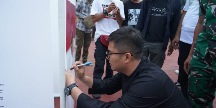 Sastra Winara Apresiasi Pameran Foto PFI Bogor ‘100 Hari Kerja Rudy Susmanto-Jaro Ade’