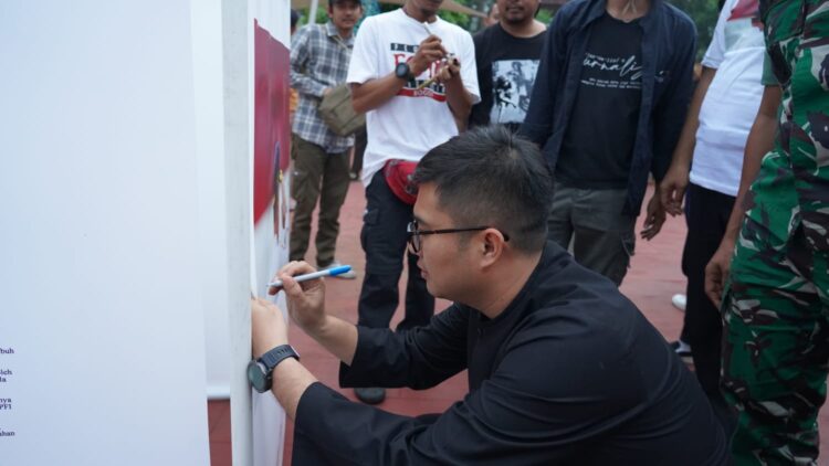 Sastra Winara Apresiasi Pameran Foto PFI Bogor ‘100 Hari Kerja Rudy Susmanto-Jaro Ade’