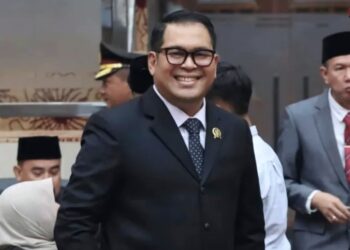 Jalankan Aspirasi Warga, Muhammad Irvan Maulana Tinjau Pemasangan PJU Penghubung 2 Kecamatan di Kabupaten Bogor