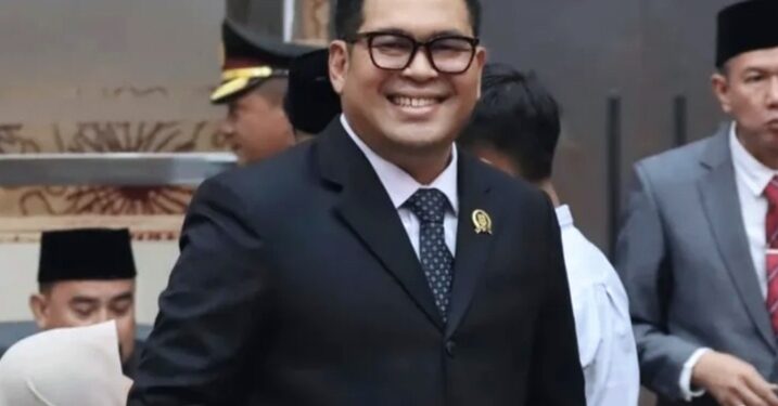 Jalankan Aspirasi Warga, Muhammad Irvan Maulana Tinjau Pemasangan PJU Penghubung 2 Kecamatan di Kabupaten Bogor