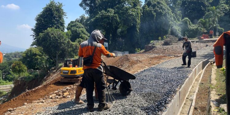 Pemkot Bogor Bangun Jalan Sepeda Motor di Lokasi Longsor Batutulis