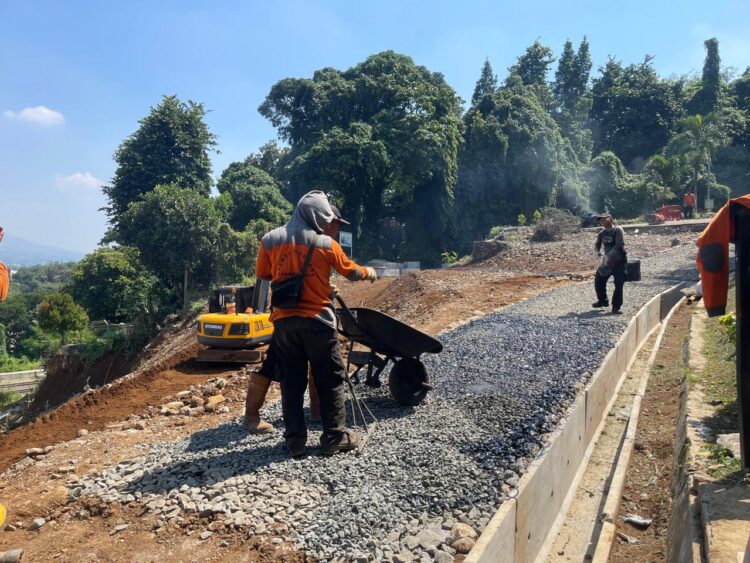 Pemkot Bogor Bangun Jalan Sepeda Motor di Lokasi Longsor Batutulis