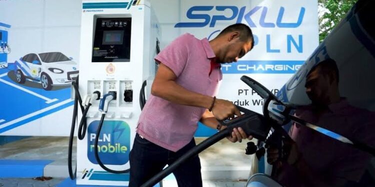 PLN Bakal Bangun SPKLU di Hotel dan Restoran di Kota Bogor, Wali Kota Dedie Rachim Sebut Peluang Ekonomi Baru