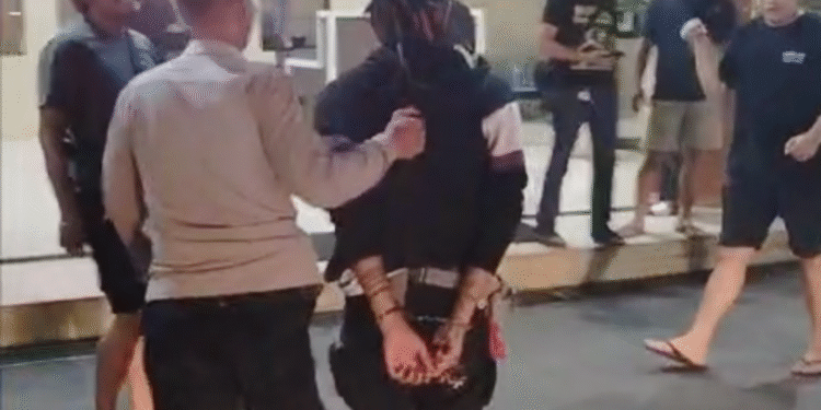 Nantang Duel tapi Keroyokan! Pengamen Tusuk Pria Gegara Ditegur Buang Sampah Sembarangan