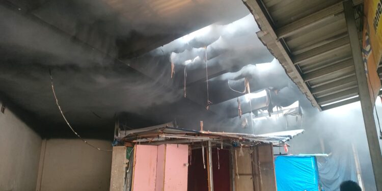 Pasar Kebon Kembang ‘Kebakaran Lagi’! Kini Menimpa Blok CD, 20 Kios Ludes Terbakar