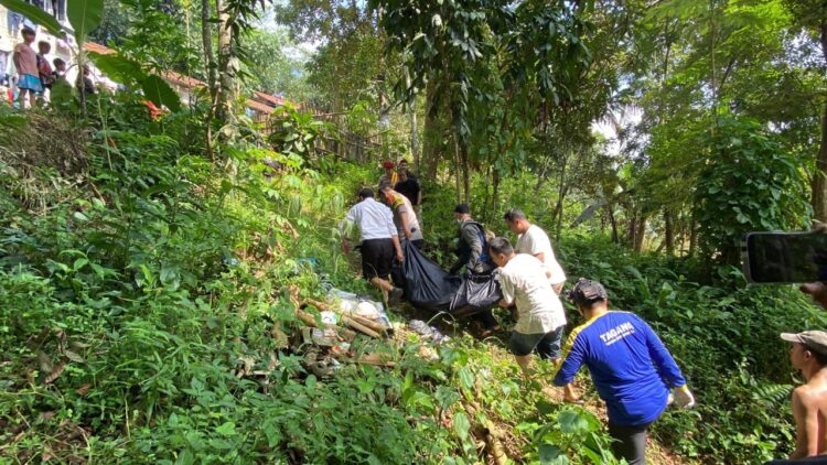 Geger! Pria Tanpa Identitas Ditemukan Tewas Mengambang di Sungai Cisadane Bogor