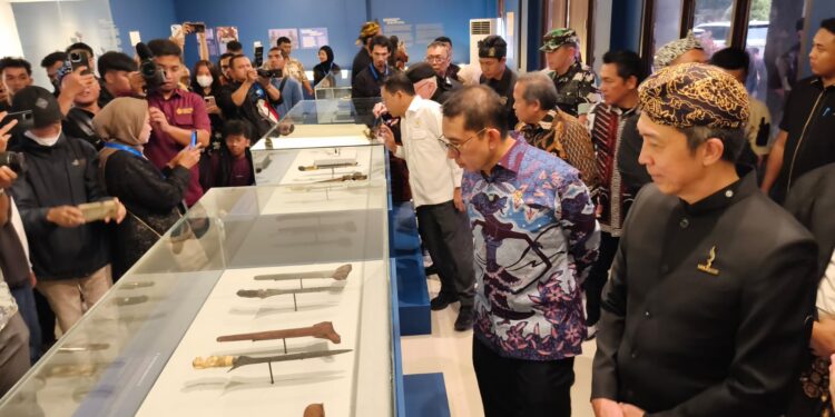 Museum Pajajaran Tampilkan Koleksi Kujang dan Keris Sunda, Fadli Zon Ajak Lestarikan Budaya