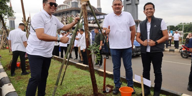 Komisi I DPRD Kabupaten Bogor Dukung Gerakan 1.000 Pohon di Kawasan Gelora Pakansari