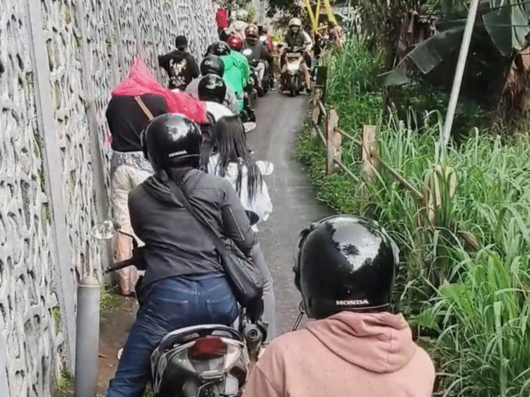 Jalan Sementara Batutulis Kembali Ditutup! Jalur Alternatif Dipadati Motor, Pengendara Dipaksa Antre