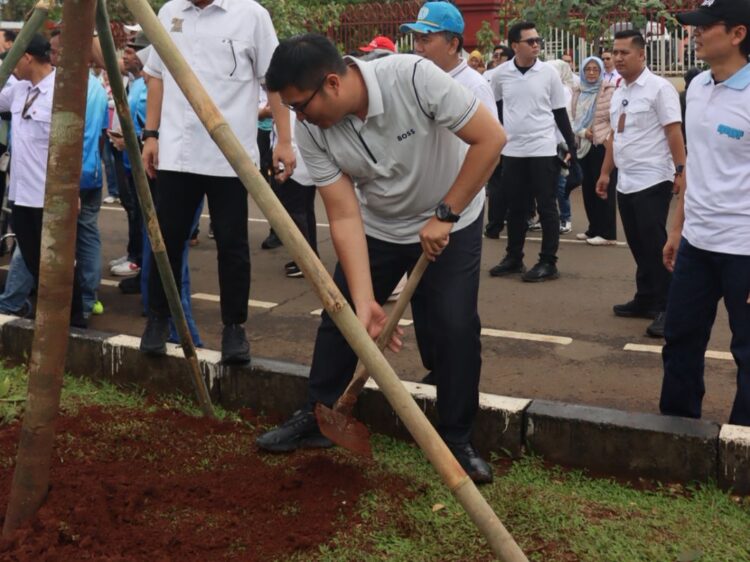 Dukung Penanaman 1.000 Pohon, Sastra Winara: Mari Kita Jaga Alam