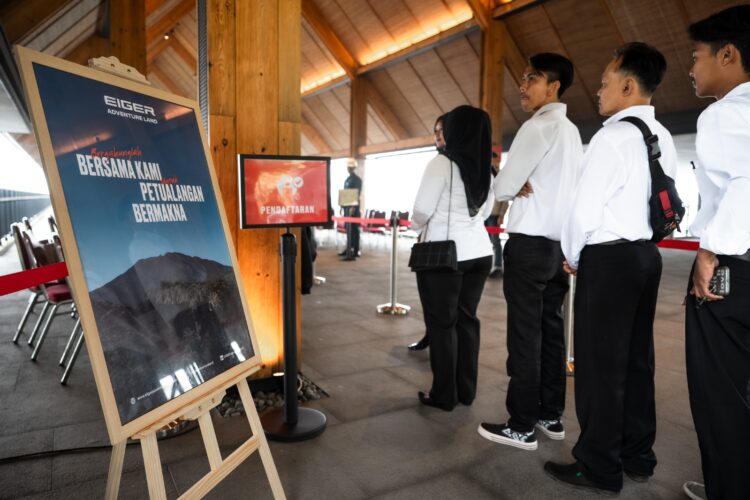EIGER Adventure Land Gelar Rekrutmen Massal, Lebih dari 600 Warga Megamendung Ikut Seleksi
