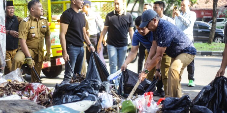 Hadeuh! Drainase Mampet hingga TPS Liar jadi Biang Kerok Banjir di Jalan KH Abdullah Bin Nuh Bogor