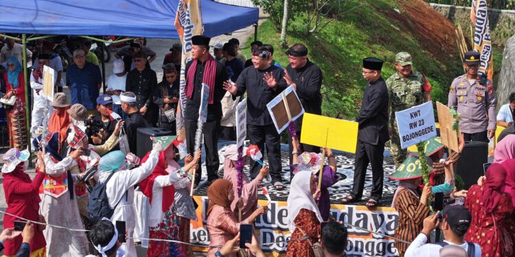 Meriah! Ribuan Warga Tumpah Ruah di Parade Budaya Lebaran Bojonggede