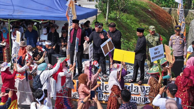 Meriah! Ribuan Warga Tumpah Ruah di Parade Budaya Lebaran Bojonggede