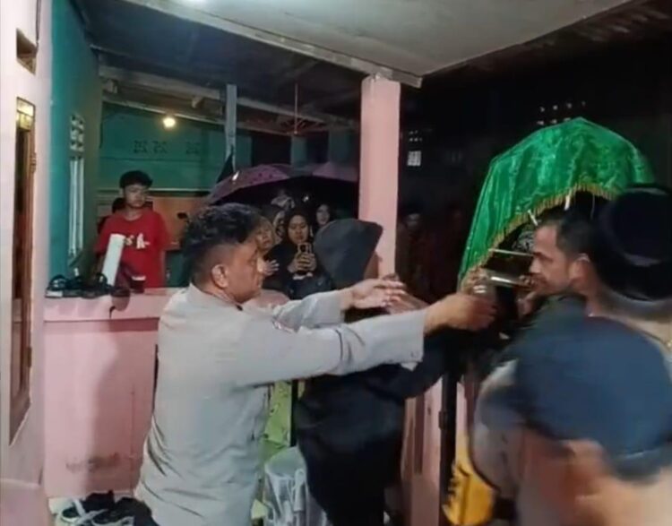 Ngeri! Petir Sambar Anak-anak yang Sedang Main Bola di Bogor, 1 Tewas