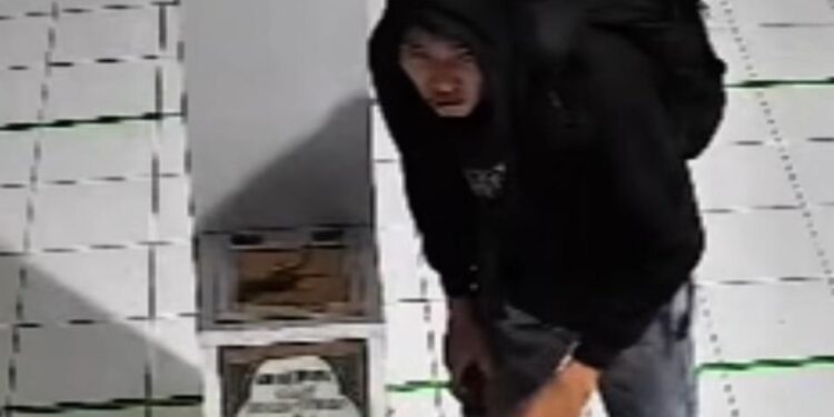 Kotak Amal Masjid di Bogor Dibobol Maling, Aksinya Terekam CCTV