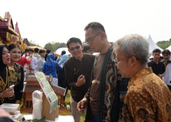 Ribuan Warga Meriahkan Festival Budaya Nusantara di Stadion Gelora Pakansari, Warnai Rangkaian Peringatan HJB ke-544