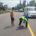 Pikap Gagal Nyalip di Tanjakan Selarong Puncak: Tabrak 2 Motor, 3 Orang Terluka
