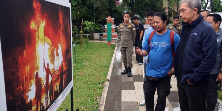 Dedie Rachim Terpukau Lihat Pameran Foto APFI 2026 di Cibinong: Satu Foto Sejuta Cerita