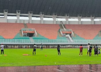 Presiden FA7 Indonesia hingga Nelson Sanchez Puji Rumput Stadion Pakansari saat Seleksi Timnas FA7 Indonesia