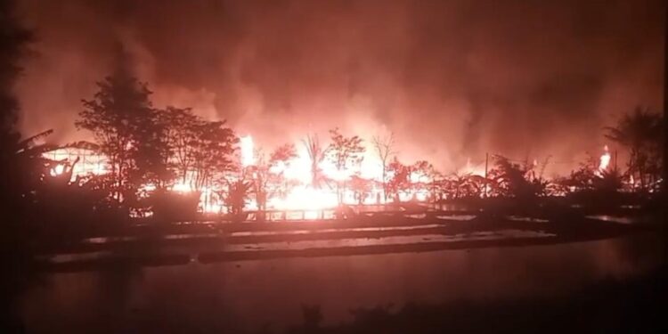 Kebakaran Hebat Hanguskan Kandang Ayam di Bogor, Api Diduga Berasal dari Korsleting