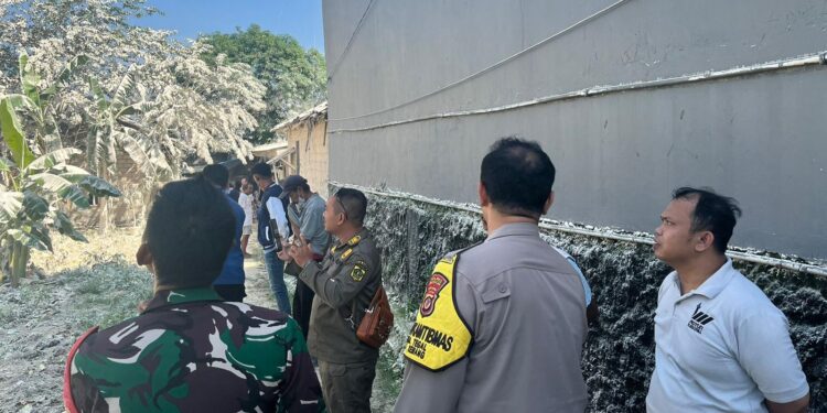 24 KK Terdampak Hujan Abu Semen di Bogor, Pemdes Jampang Desak PT Mortar Nasional Beri Kompensasi ke Warga