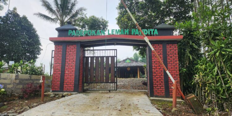 Unik, Rapat Paripurna HJB ke-544 Kabupaten Bogor Bakal Digelar di Kaki Gunung Halimun, Fasilitasnya Gunakan Meja dan Bangku SD
