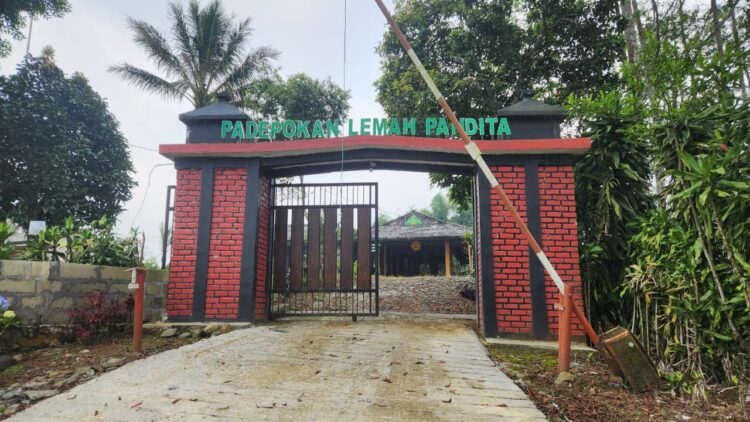 Unik, Rapat Paripurna HJB ke-544 Kabupaten Bogor Bakal Digelar di Kaki Gunung Halimun, Fasilitasnya Gunakan Meja dan Bangku SD