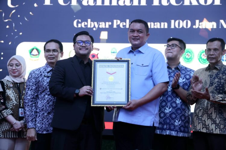 Selamat! Pemkab Bogor Pecahkan Rekor MURI Lewat Pelayanan 100 Jam Nonstop Mal Pelayanan Publik