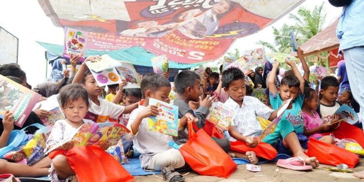 Dukung Akses Pendidikan, Holding Perkebunan Nusantara melalui PTPN IV PalmCo Sediakan Rumah Baca dan Bantuan Buku